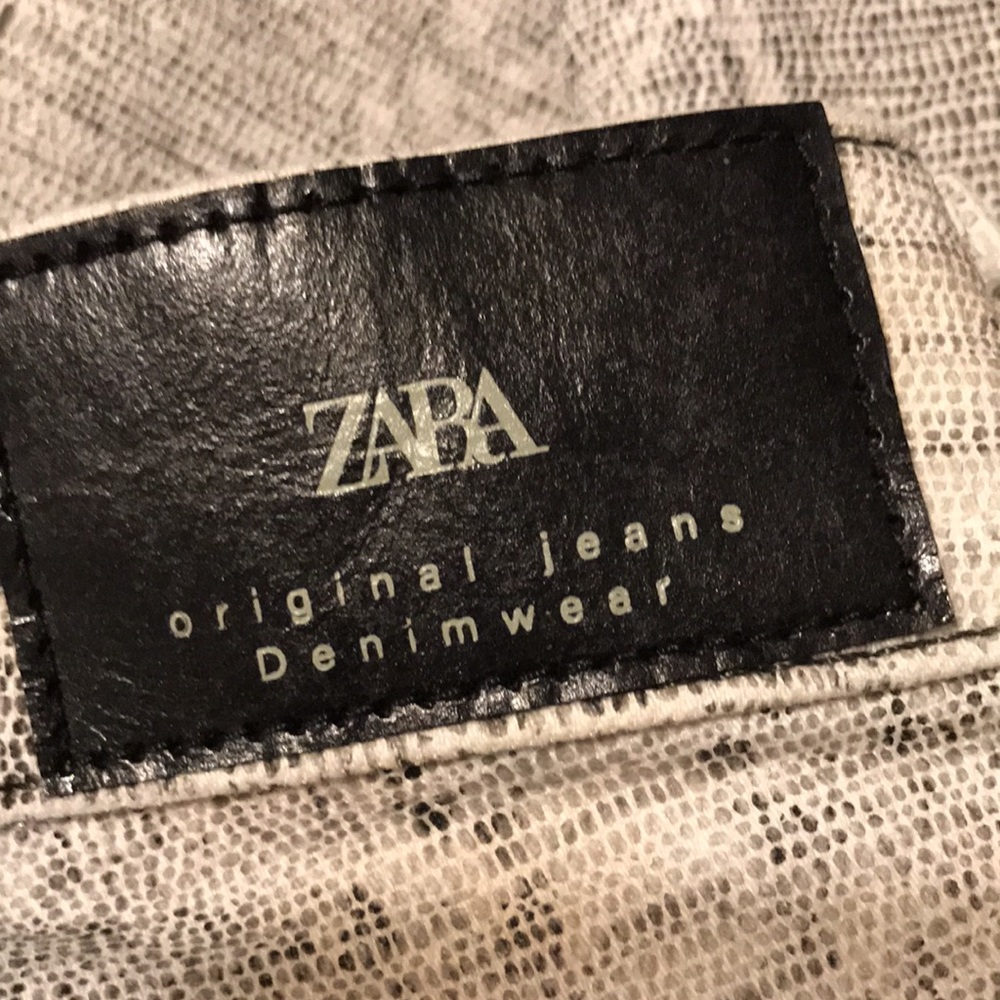 Zara - Picture 7 of 11